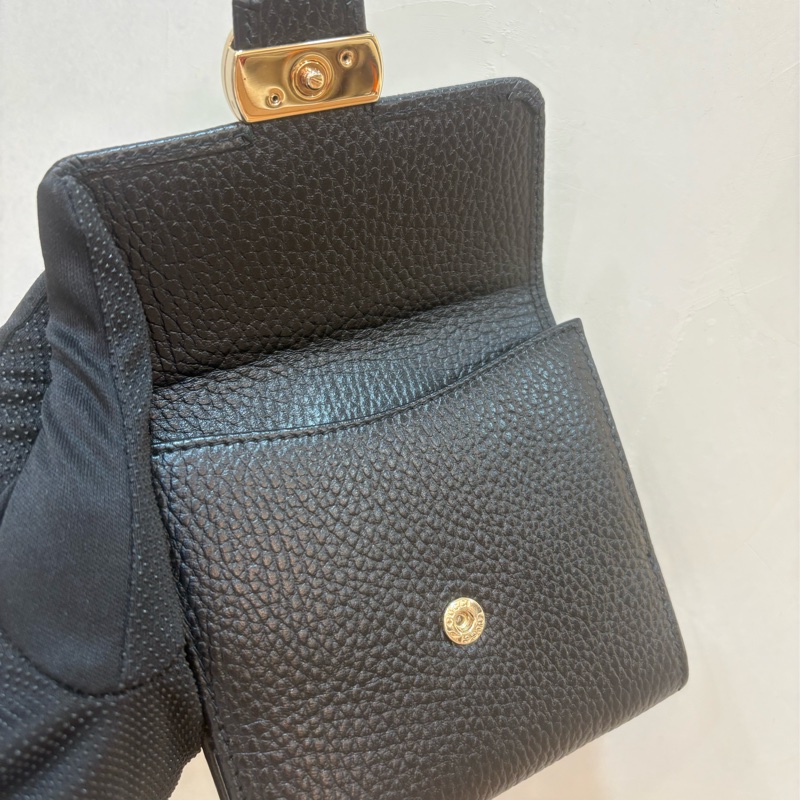 Gucci  經典 黑色荔枝皮 短夾-7
