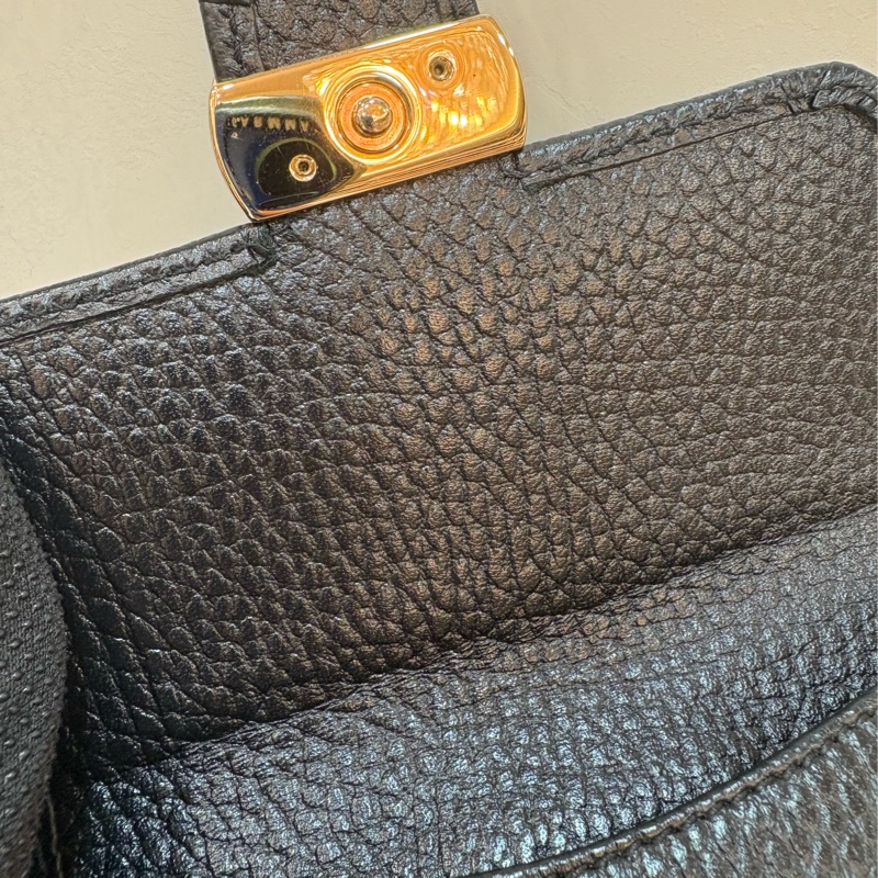 Gucci  經典 黑色荔枝皮 短夾-8