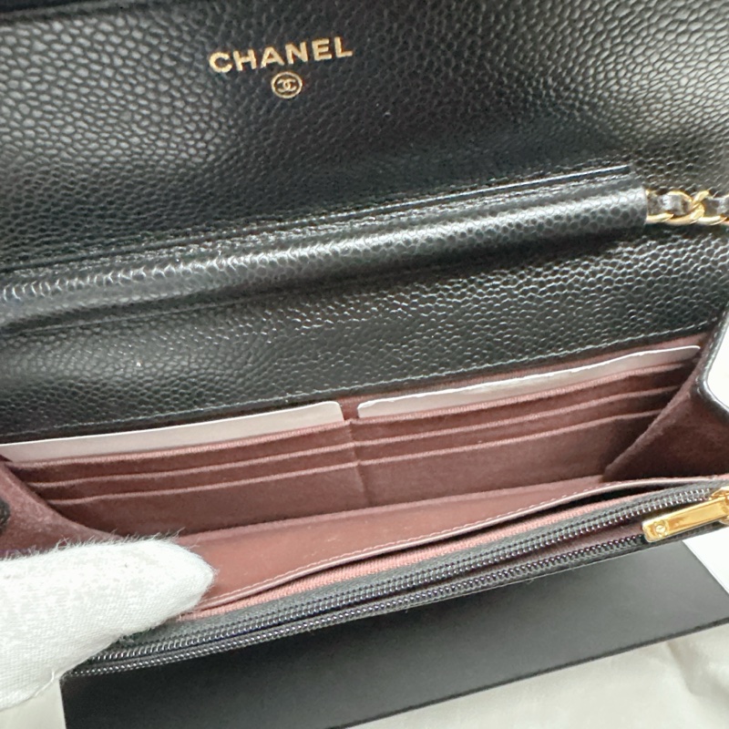 Chanel 經典CC淡金寇荔枝紋斜背長夾WOC-10