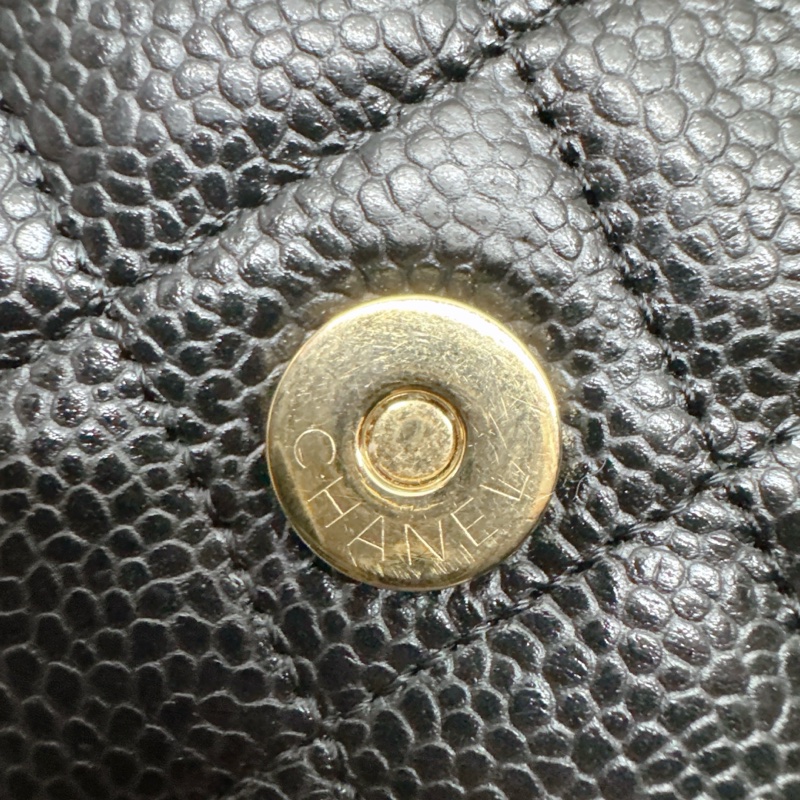 Chanel 經典CC淡金寇荔枝紋斜背長夾WOC-11