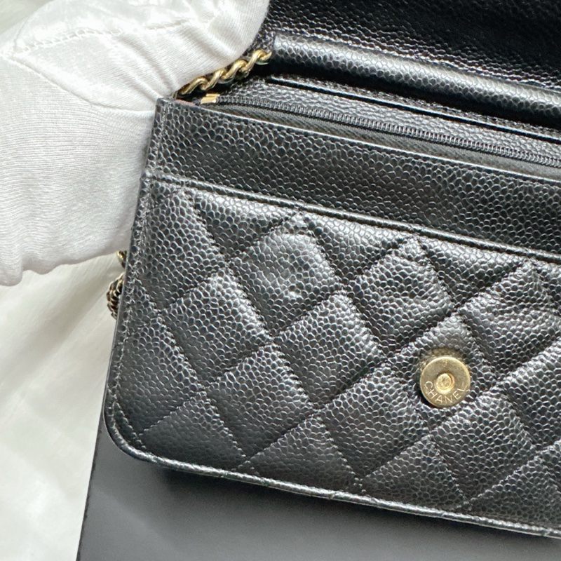 Chanel 經典CC淡金寇荔枝紋斜背長夾WOC-19