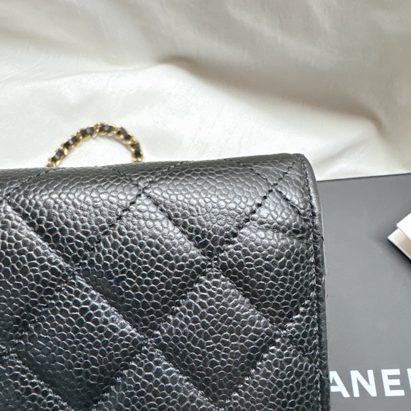 Chanel 經典CC淡金寇荔枝紋斜背長夾WOC-20