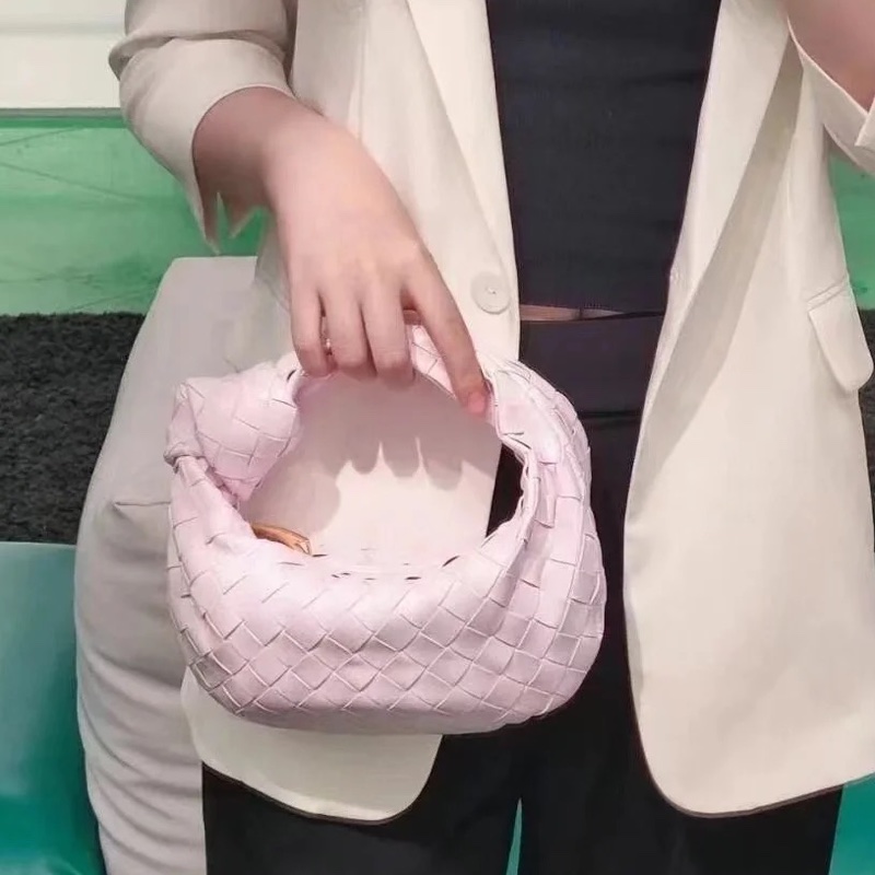 BOTTEGA VENETA  Mini Jodie 水洗粉-6