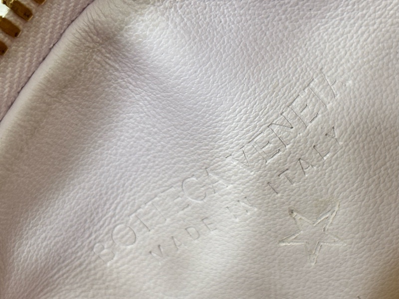 BOTTEGA VENETA  Mini Jodie 水洗粉-11