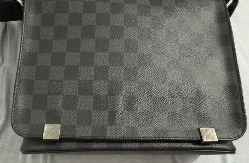 LOUIS VUITTON 黑棋盤格紋包-1