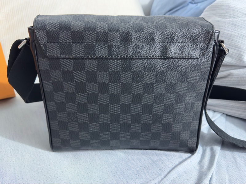 LOUIS VUITTON 黑棋盤格紋包-2