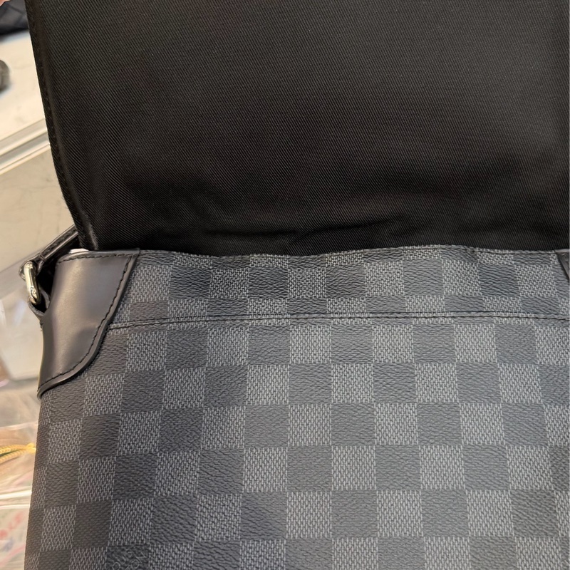 LOUIS VUITTON 黑棋盤格紋包-7