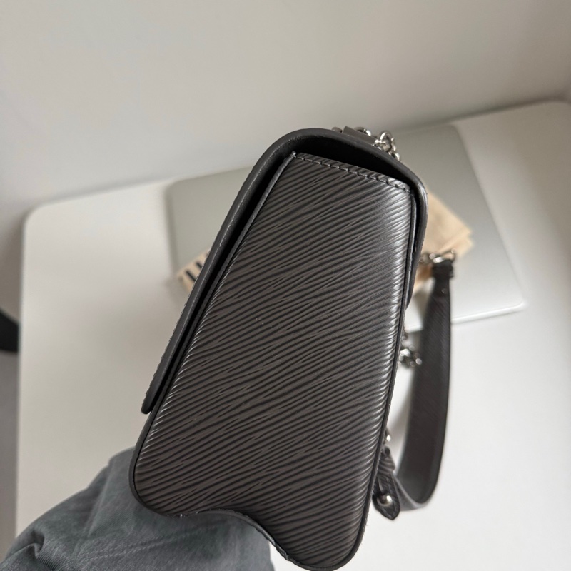 ✨Lv twist 水波紋 專櫃15萬 鏈條可調節 99新🩶-4