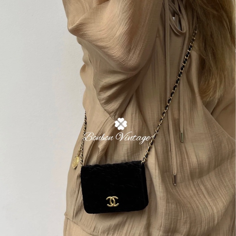 ✨Chanel 黑金絲絨 立體浮雕山茶花mini woc 99新🆕-1