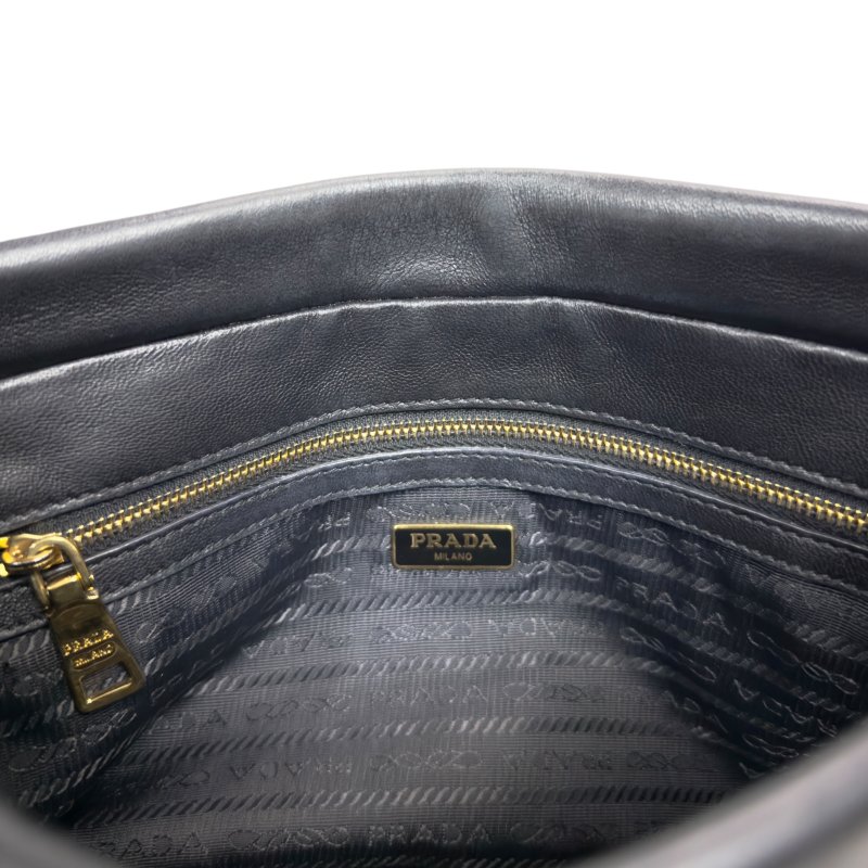 PRADA *自加鏈＞送無品牌鏈帶* 三角標 肩背包-15