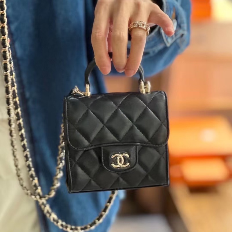 Chanel香奈兒高級手工坊 手提斜挎小方黑金鍊條包-3