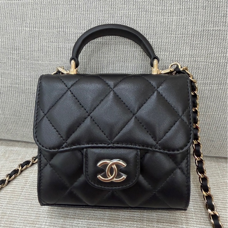 Chanel香奈兒高級手工坊 手提斜挎小方黑金鍊條包-4