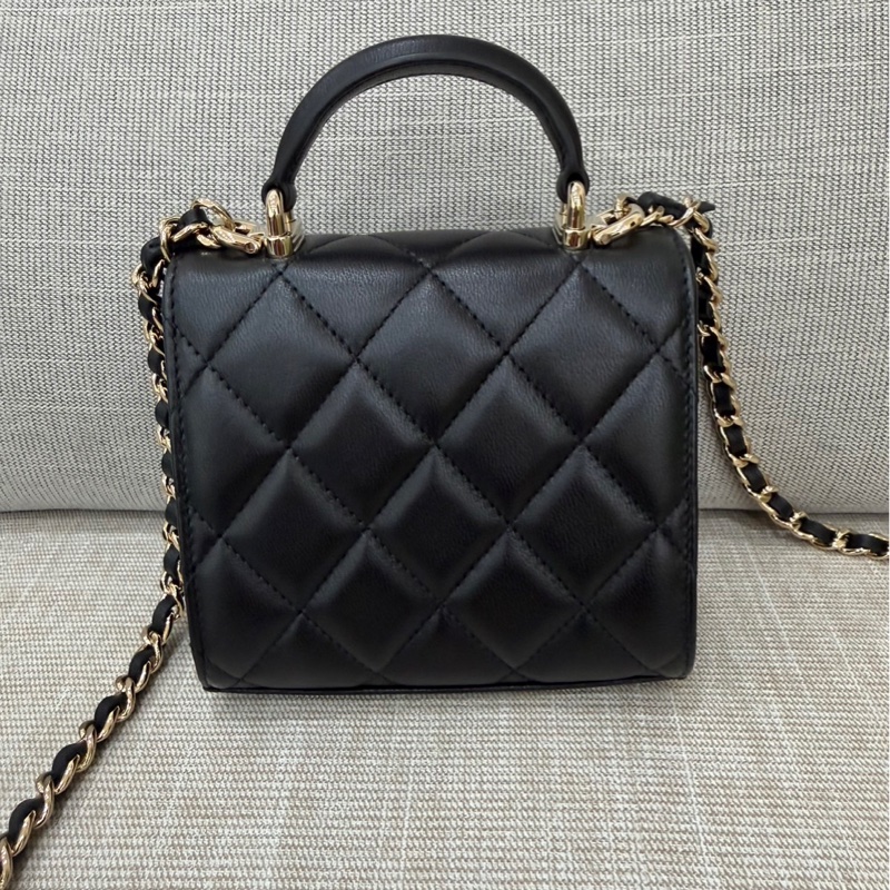 Chanel香奈兒高級手工坊 手提斜挎小方黑金鍊條包-5