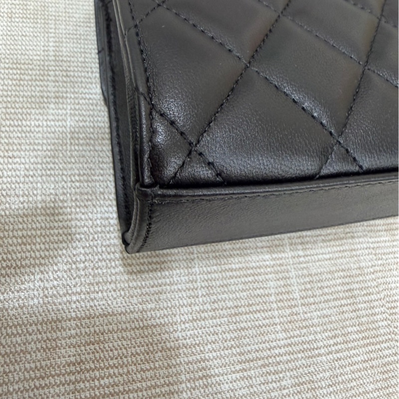 Chanel香奈兒高級手工坊 手提斜挎小方黑金鍊條包-11