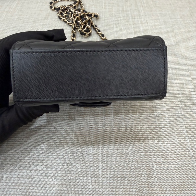 Chanel香奈兒高級手工坊 手提斜挎小方黑金鍊條包-12