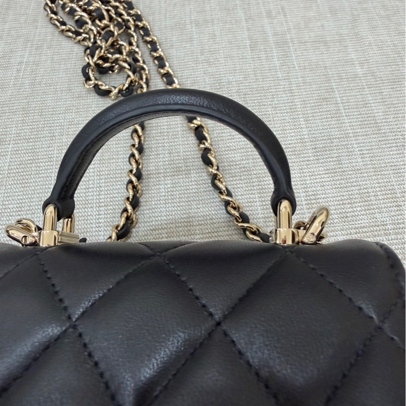 Chanel香奈兒高級手工坊 手提斜挎小方黑金鍊條包-14