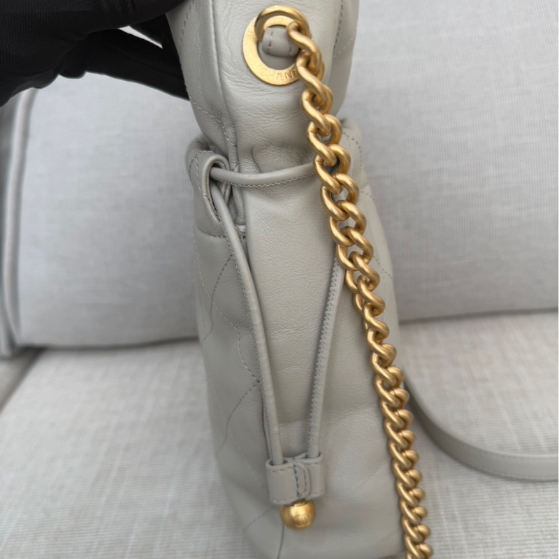 CHANEL 香奈兒 金色CC Logo 福袋 雙金珠抽繩水桶包 鼠尾草灰-7