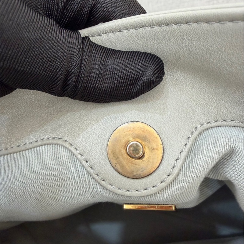 CHANEL 香奈兒 金色CC Logo 福袋 雙金珠抽繩水桶包 鼠尾草灰-24