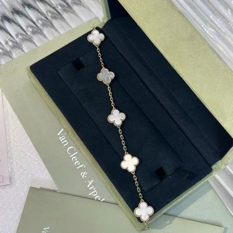 🔥新到：25年全套 Vca 梵克雅寶熱門五花手鍊 . 白貝母時尚百搭，春夏露手美美嘅～鍾意唔好錯過喲-0