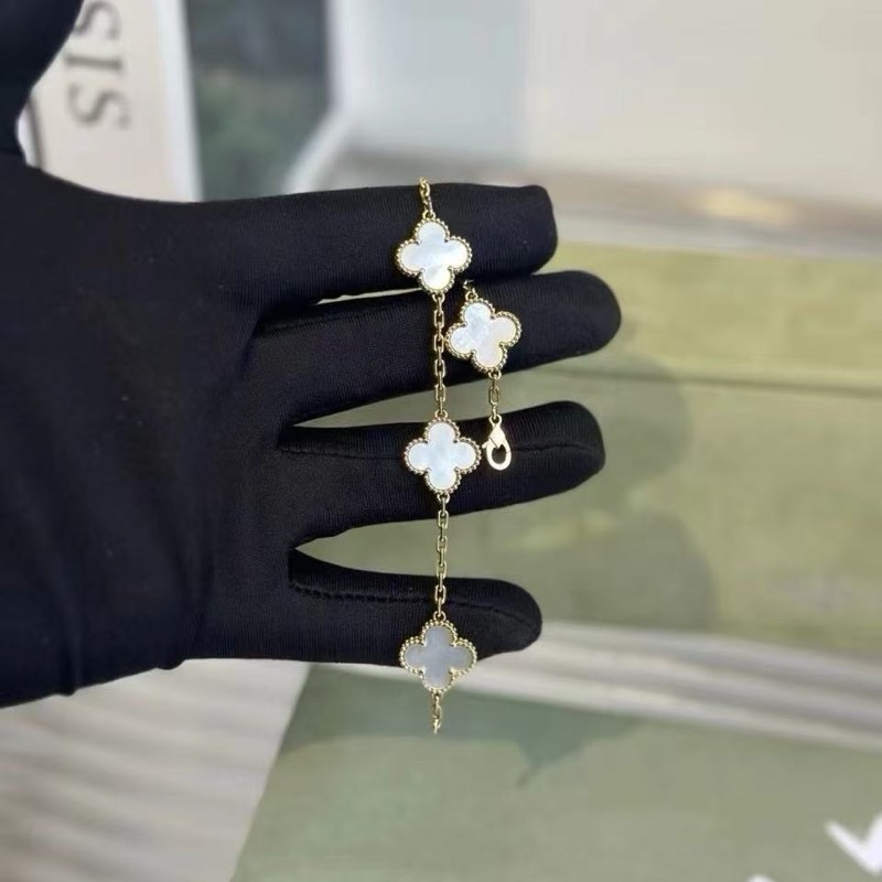 🔥新到：25年全套 Vca 梵克雅寶熱門五花手鍊 . 白貝母時尚百搭，春夏露手美美嘅～鍾意唔好錯過喲-5