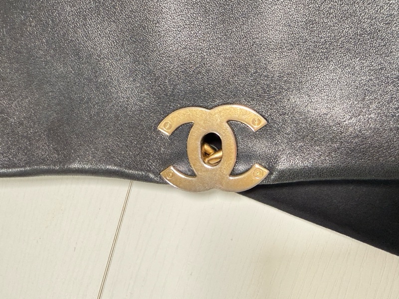 香奈兒Chanel 19 Bag 黑金 中號-17