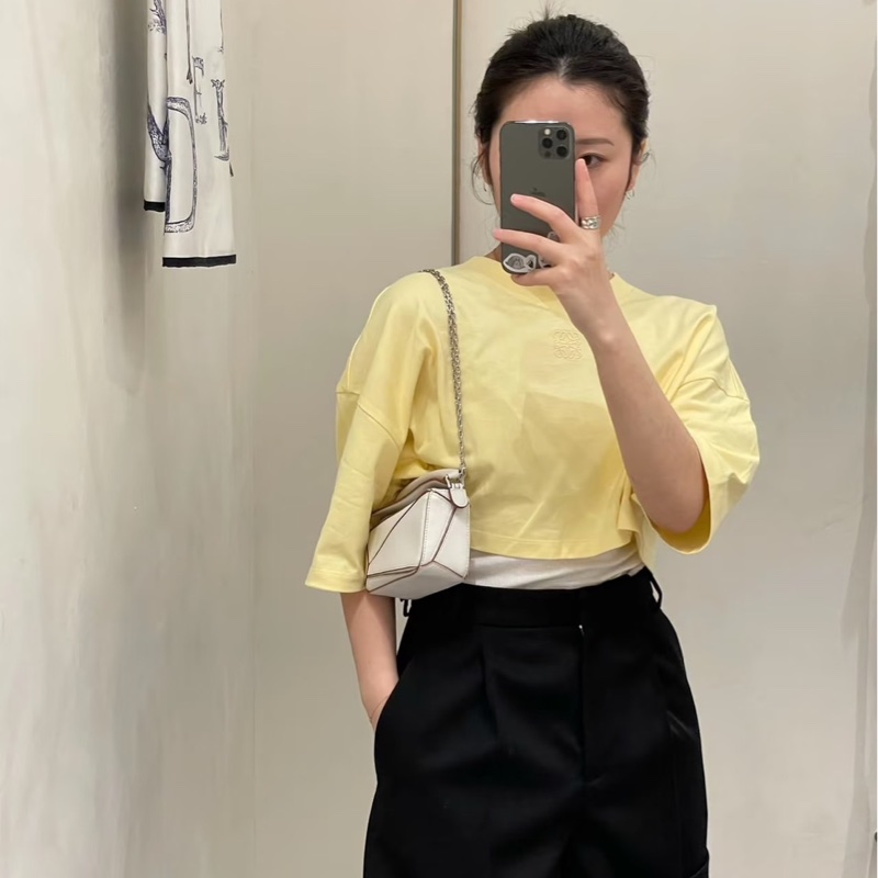 Loewe Puzzlen超迷你nano皮革斜背包 奶白色-3