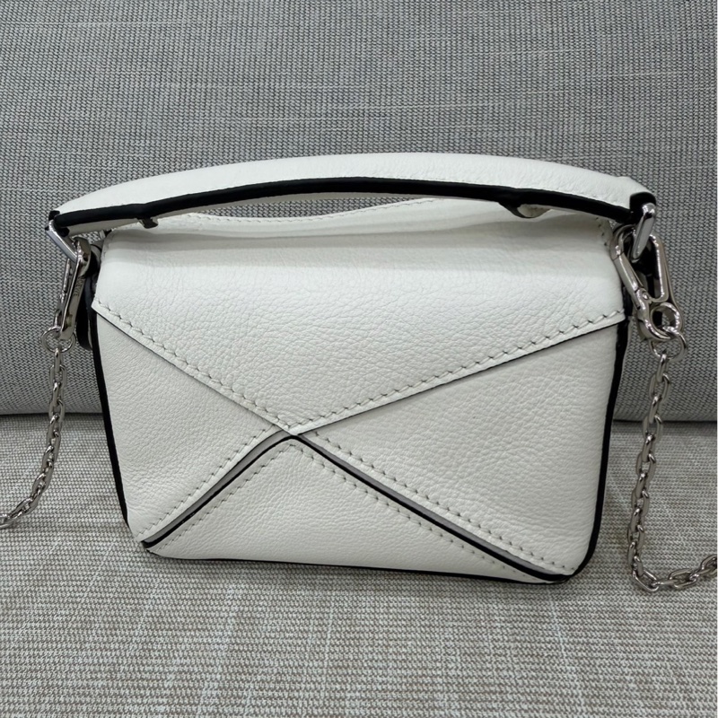 Loewe Puzzlen超迷你nano皮革斜背包 奶白色-6