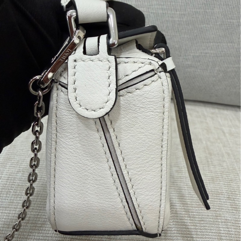 Loewe Puzzlen超迷你nano皮革斜背包 奶白色-7