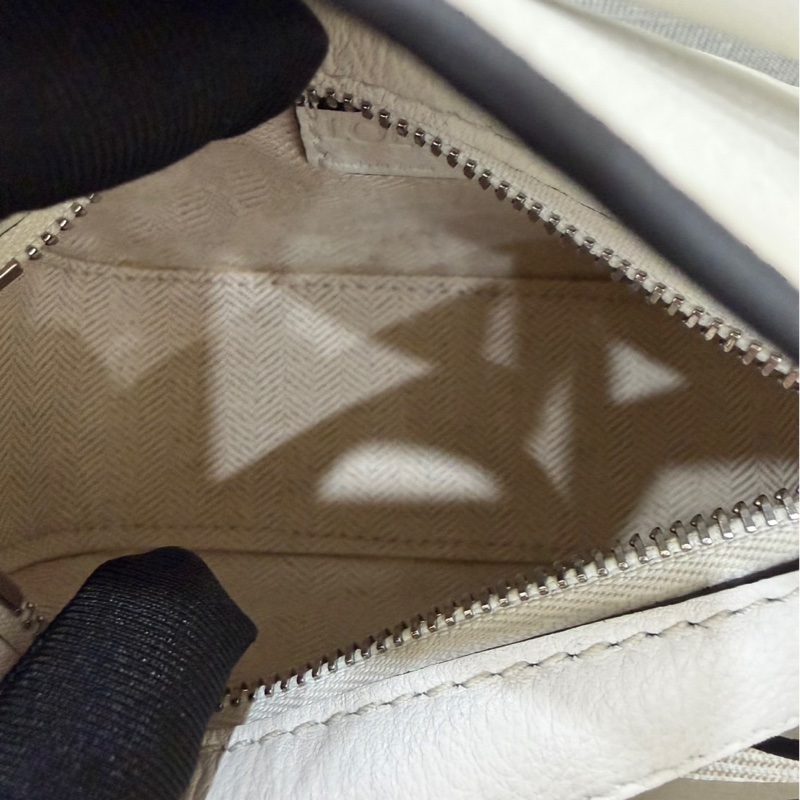 Loewe Puzzlen超迷你nano皮革斜背包 奶白色-19