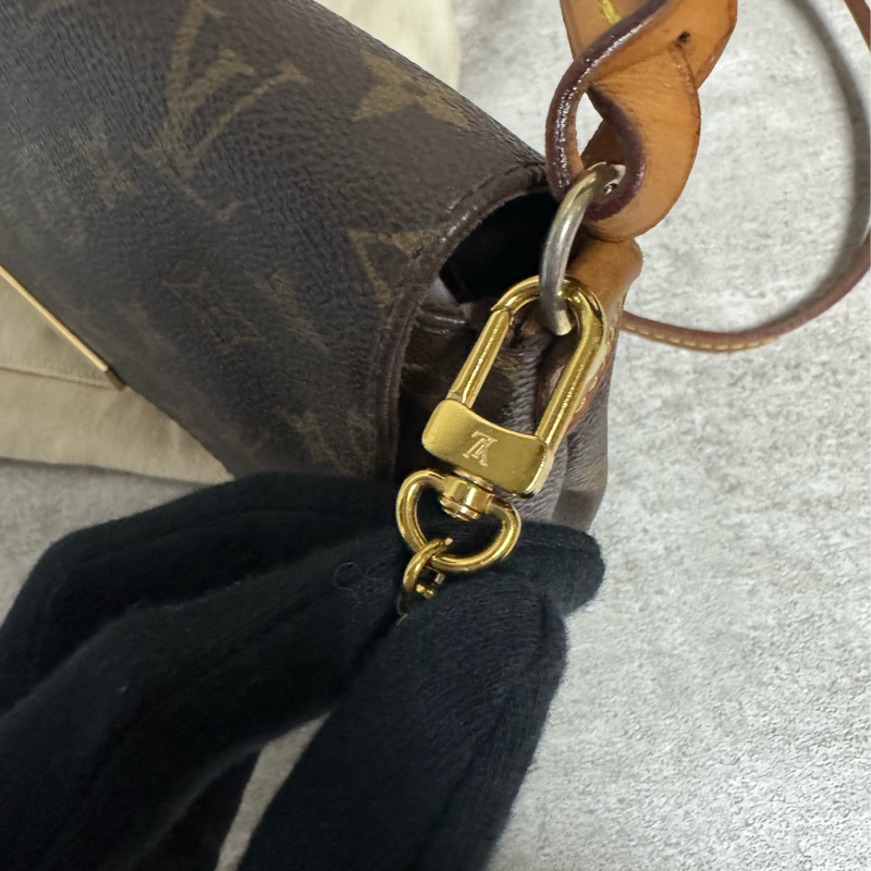 正品 Lv favorite 斜背包M40718-5