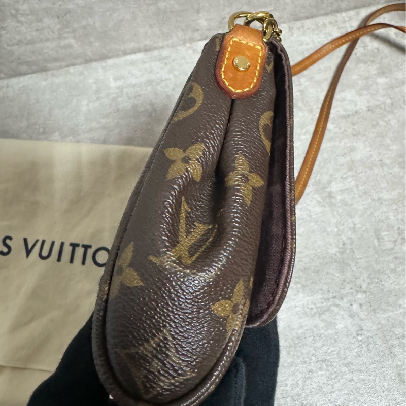 正品 Lv favorite 斜背包M40718-13