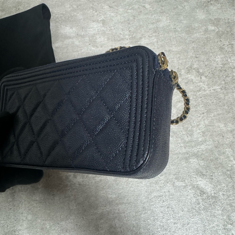 正品 Chanel boy荔枝牛皮海軍藍手機包/woc-4