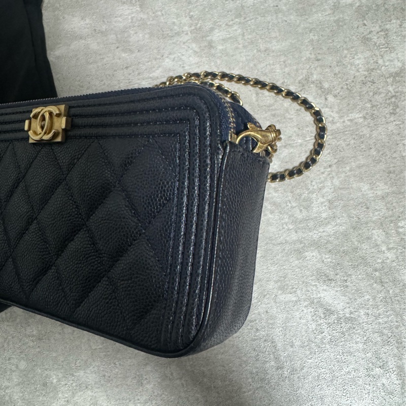 正品 Chanel boy荔枝牛皮海軍藍手機包/woc-5