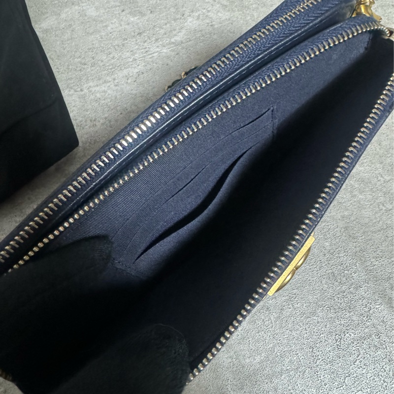 正品 Chanel boy荔枝牛皮海軍藍手機包/woc-9