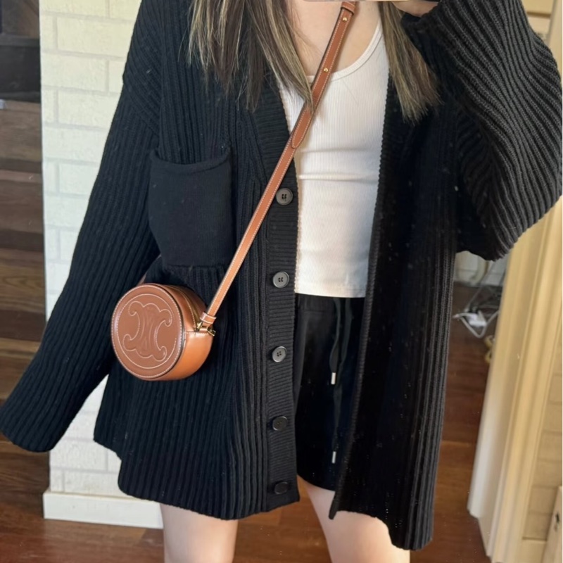 Celine圓餅包金棕色-1