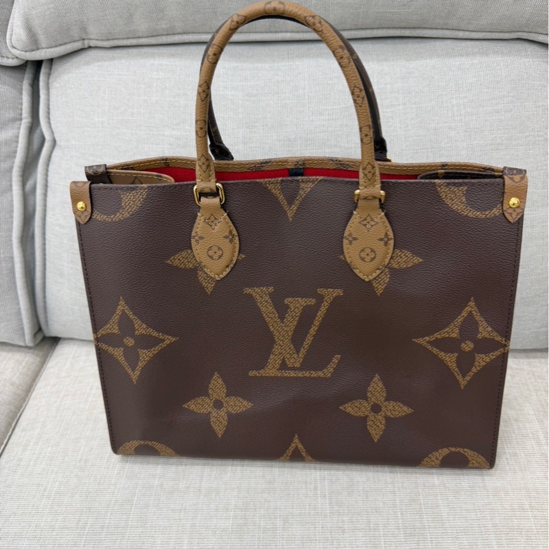 LV M45321經典 ONTHEGO MM Monogram Reverse 帆布手提包 肩背包 購物包-6