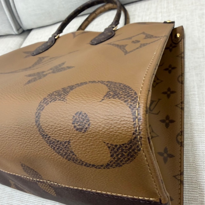 LV M45321經典 ONTHEGO MM Monogram Reverse 帆布手提包 肩背包 購物包-10