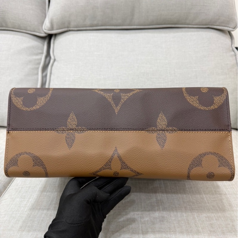 LV M45321經典 ONTHEGO MM Monogram Reverse 帆布手提包 肩背包 購物包-14