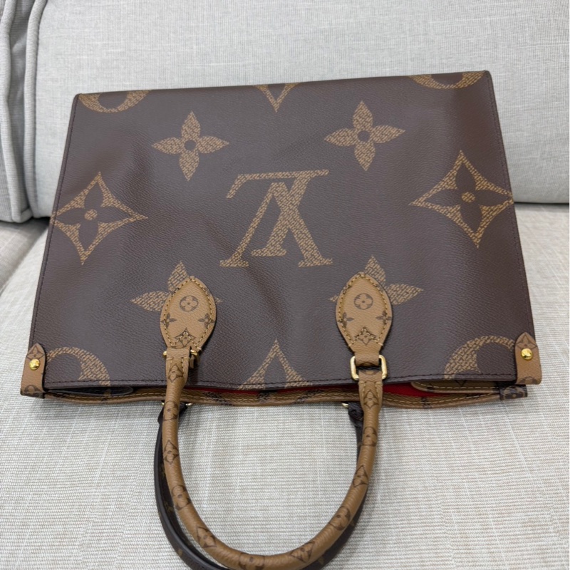 LV M45321經典 ONTHEGO MM Monogram Reverse 帆布手提包 肩背包 購物包-16