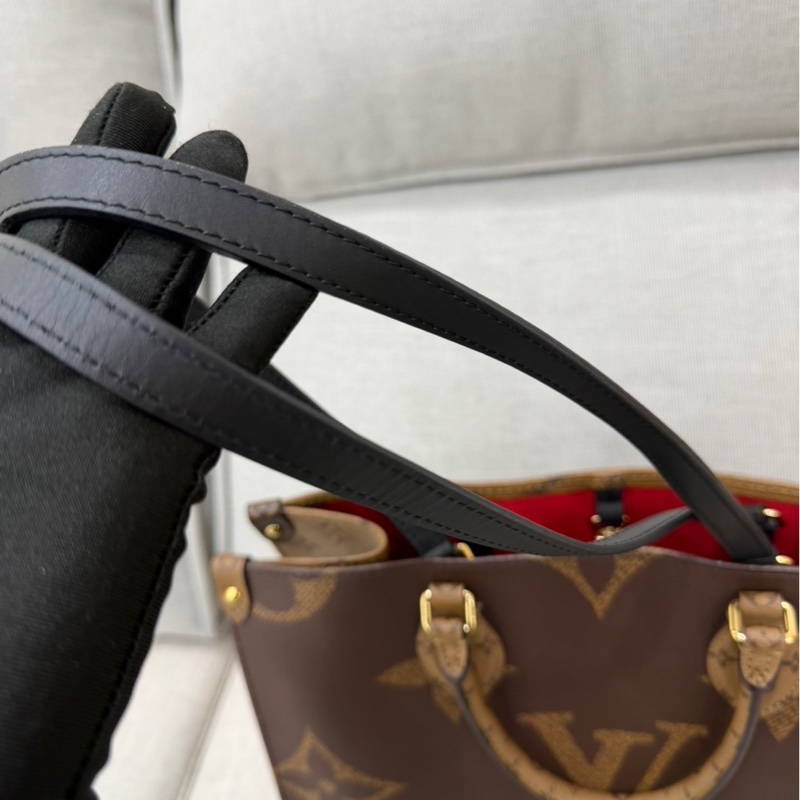 LV M45321經典 ONTHEGO MM Monogram Reverse 帆布手提包 肩背包 購物包-23