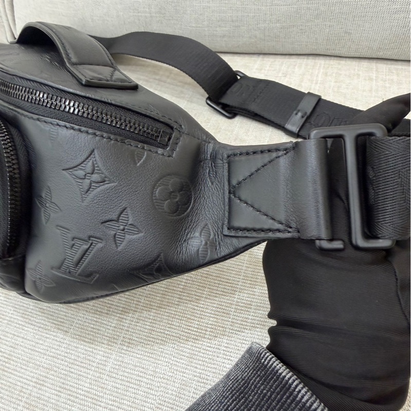 LV M47058 Rush 全牛皮壓紋腰包-8