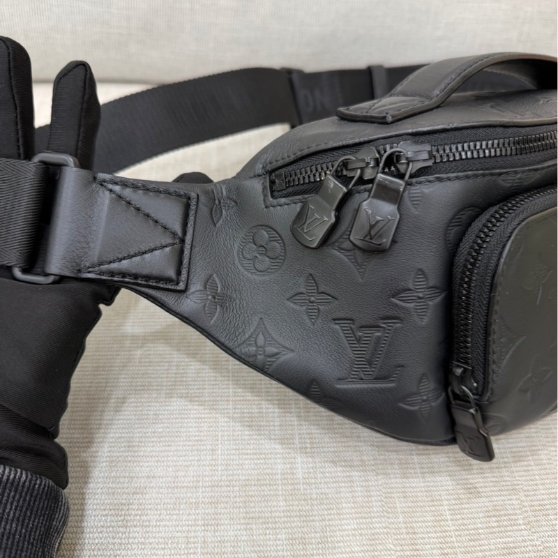 LV M47058 Rush 全牛皮壓紋腰包-11