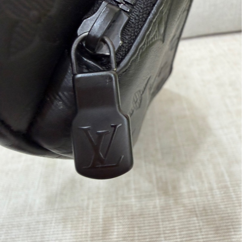 LV M47058 Rush 全牛皮壓紋腰包-19