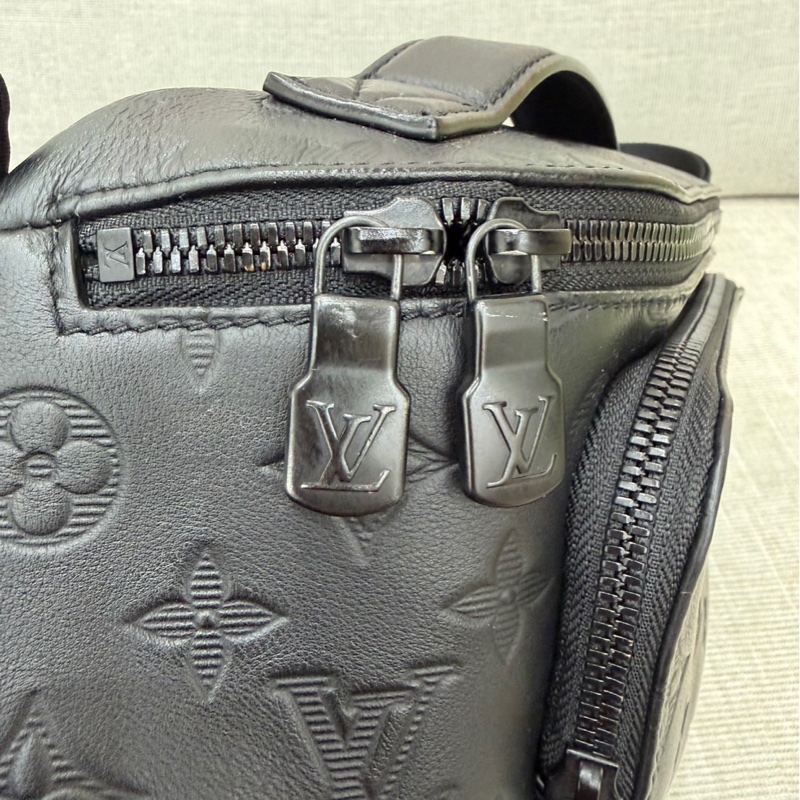 LV M47058 Rush 全牛皮壓紋腰包-36