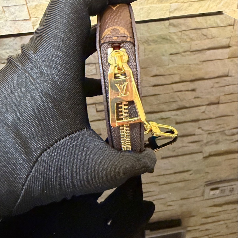 LV M46653 OnTheGo East West系列Reverse皮革飾邊帆布手提包 斜背包-30