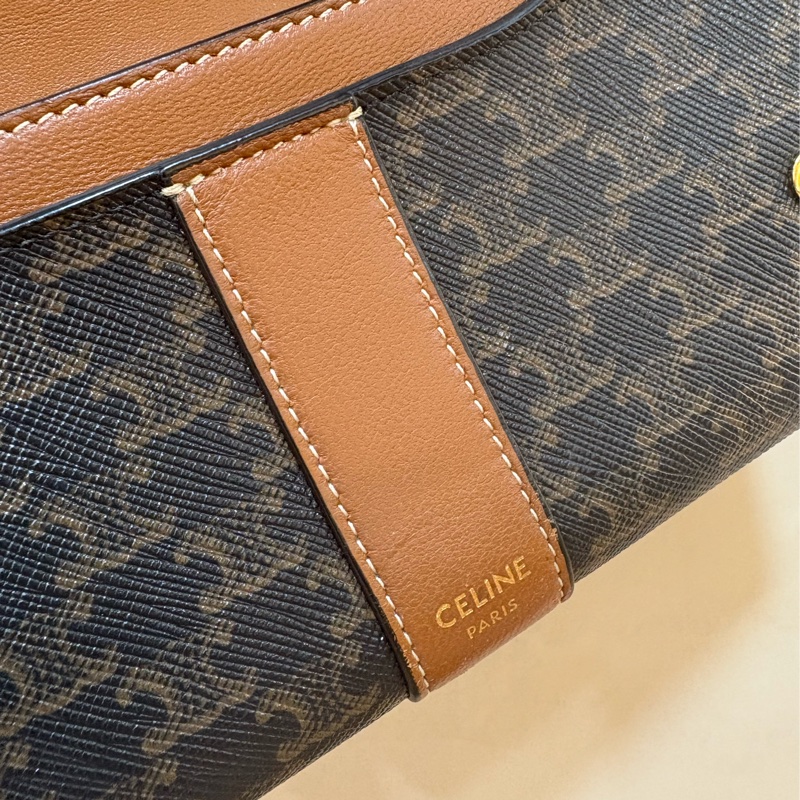 Celine 經典老花logo 扣式長夾-5