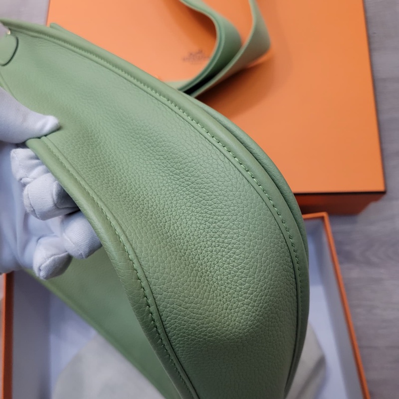 98新 Hermes Evelyne 29 牛油果綠 金扣 Y刻 TC皮-3
