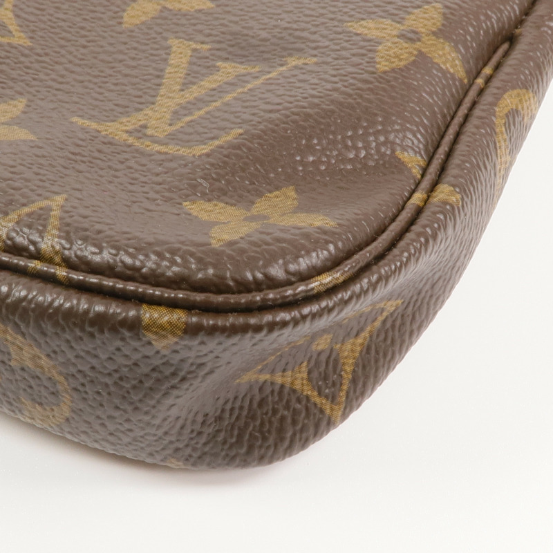LOUIS VUITTON Monogram Mini Pochette Accessoires金扣手挽袋-10