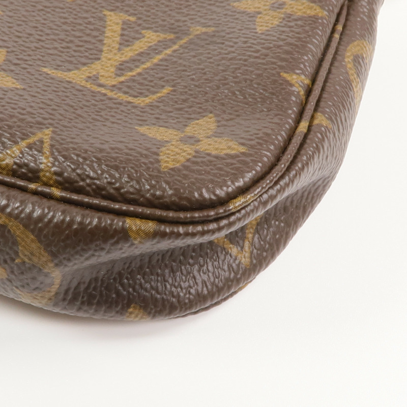 LOUIS VUITTON Monogram Mini Pochette Accessoires金扣手挽袋-12