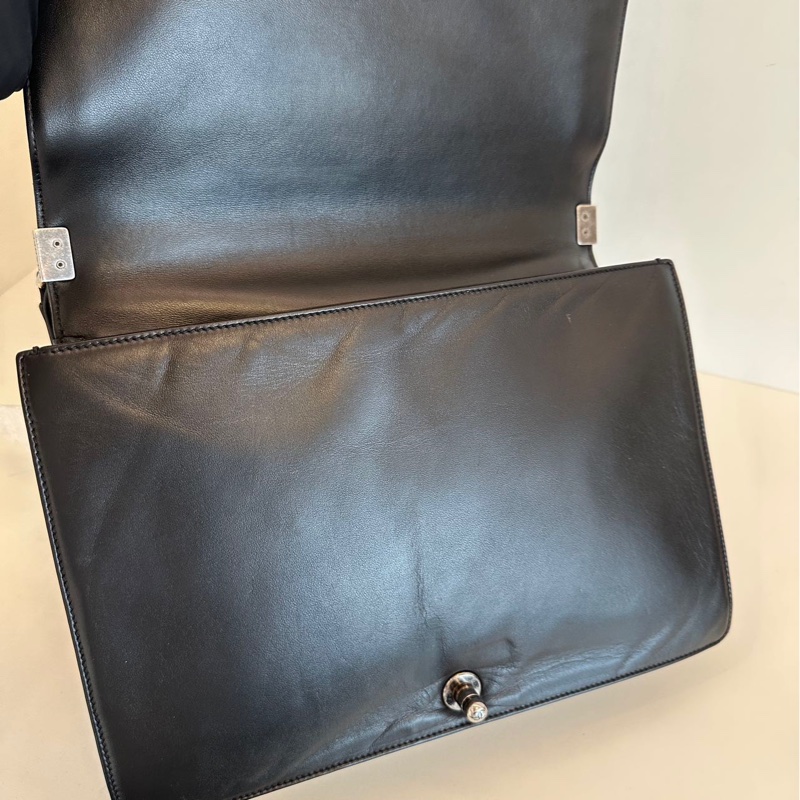 ✨Chanel 黑銀Leboy XXL 專櫃20幾萬 🖤-13